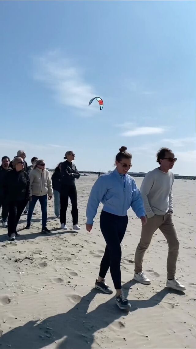 Elk jaar heeft ons jaarplan een thema. Dit jaar gelinkt aan vliegers en gisteren was dé dag om ze de lucht in te laten. Er was zon, er was wind en vooral heel veel plezier!

#SowiesoHelder #SowiesoDigital #Kite #Beach #Team #Teambuilding