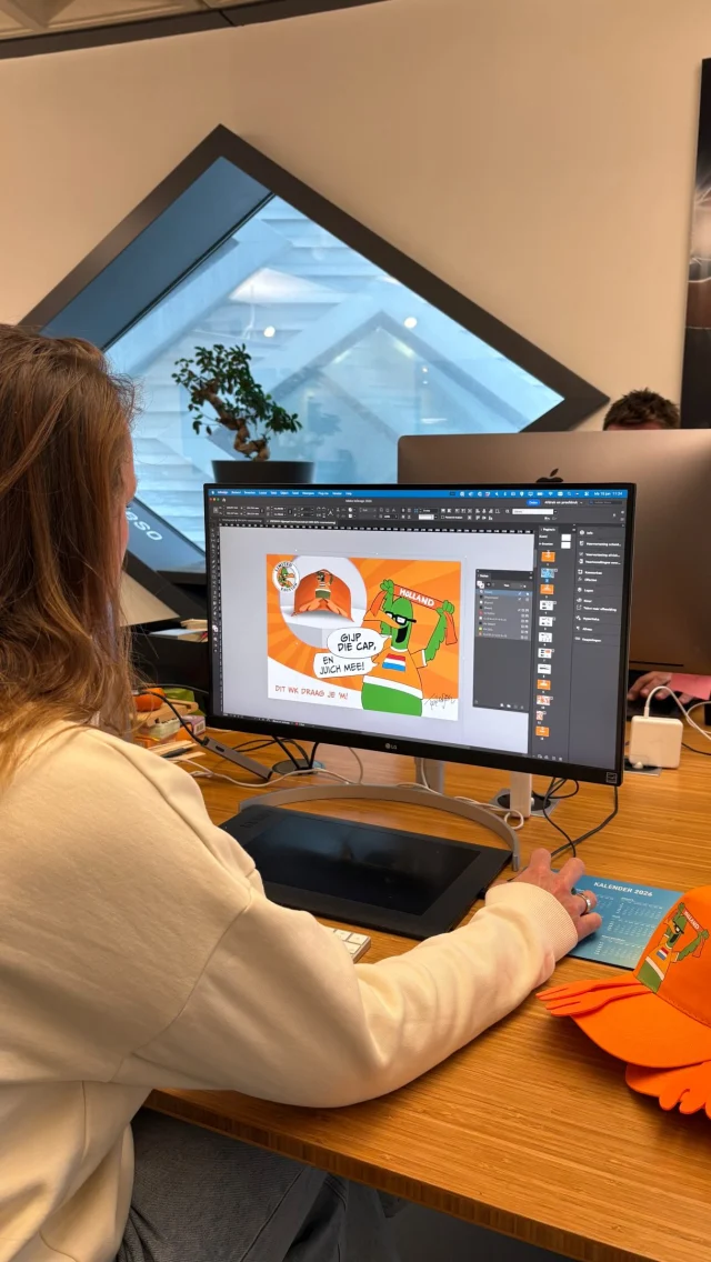 Voetbal, humor en een vleugje nostalgie. Voor Unilever creëerden we een WK-activatie rondom de iconische Gijpvogel van Toon van Driel. Koop twee producten en scoor deze week nog je eigen Gijpvogel-cap bij Kruidvat! ⚽🧡

#SowiesoHelder #Unilever #Kruidvat #Gijpvogel #Activatie #GijpdieCap